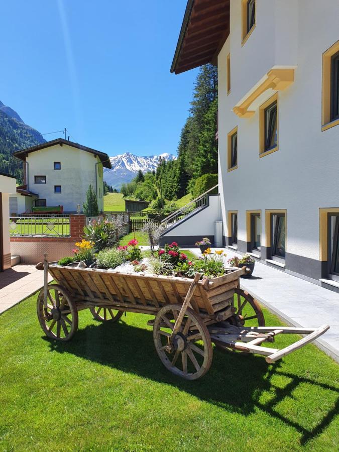 Appartamento Haus Bergheimat Sankt Leonhard im Pitztal Esterno foto